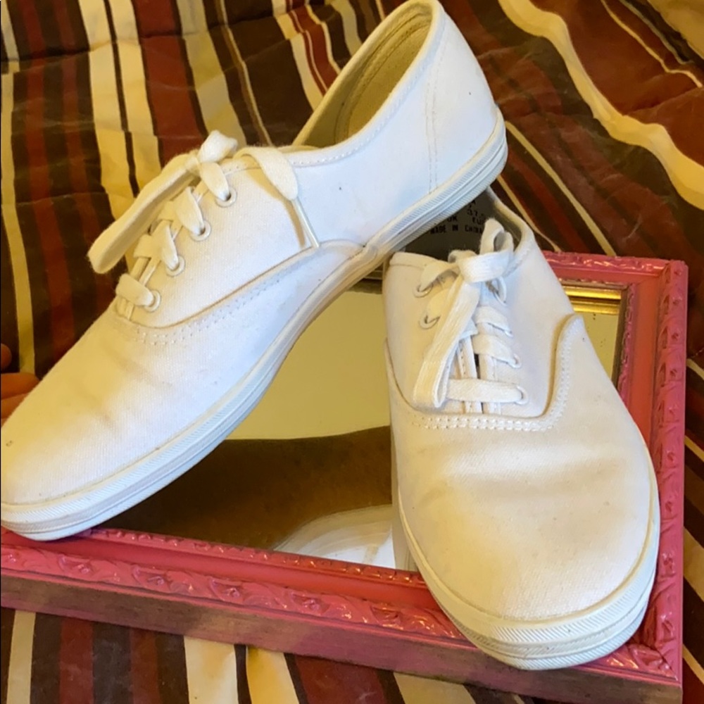 KEDA WHITE SNEAKERS